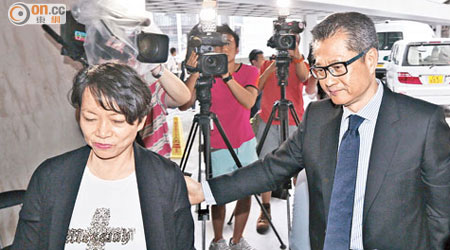 原告律師質疑陳茂波不肯出庭作供是想躲在妻子許步明身後。（資料圖片）