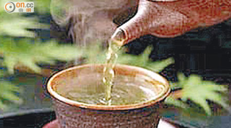 研究指綠茶的兒茶素，可加強抗癌藥的療效。