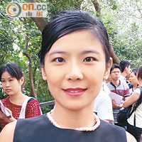 雙非家長薛女士：「喜歡香港的體制和文化……為了讓女兒來讀書，會在屯門買房子，方便以後中港兩邊走照顧她。」