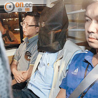 警方昨午在荃灣拘捕一名涉嫌襲擊記者的六十一歲姓蘇男子。