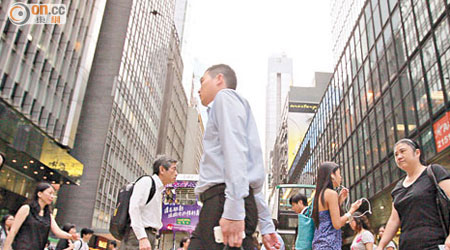 世界銀行最新的營商環境評分，香港再輸給新加坡，且於多個評分項目被對手拋離。