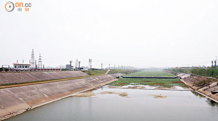 港府向廣東省購買東江水，預計未來三年水價合計達一百三十五億元。（資料圖片）