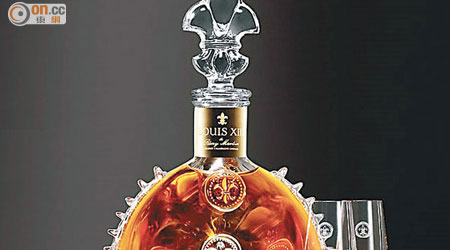 「路易十三」屬酒中極品，釀製過程非常嚴格，存放酒桶長達五十至一百年。