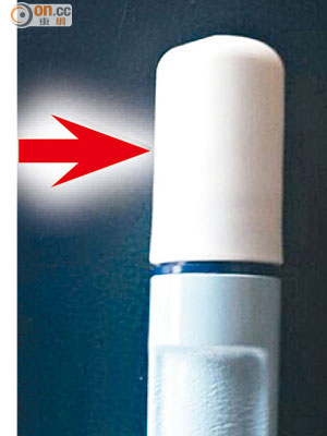 百特醫療用品有限公司一款洗腎裝置的殺菌套（箭嘴示）出現問題。