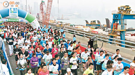 渣打馬拉松舉行在即，陳永亮提醒各選手賽前勿猛烈加操。（資料圖片）