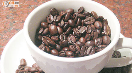 如每日飲四杯咖啡，或可減低患惡性黑色素瘤皮膚癌的風險。