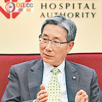 梁智仁指，計劃擴大未來醫院內科病房的空間約一成。
