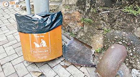 狗糞收集箱蓋損毀致無法蓋上，影響衞生。