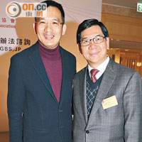 傑出青年協會主席甄韋喬（左）與專資會創會會長容永祺（右）屬不同年代的傑青，分外投契。