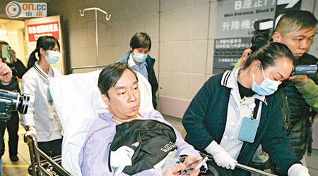 被壓傷男子送院須接受手術。