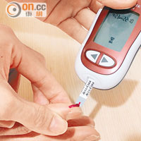 糖尿病人要小心控制血糖。
