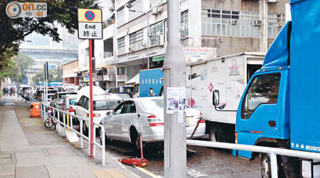 成運路被指有咪錶位長期被車行霸佔，令其他車輛無處停泊。