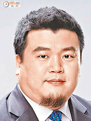 青海省港人政協委員莊偉波涉嫌詐騙罪，於深圳被判囚六年。