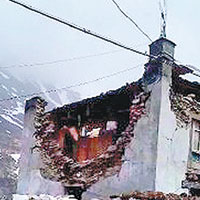 西藏 <br>受大地震波及，西藏一些樓房倒塌。（互聯網圖片）