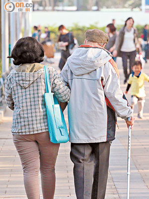 研究指男士每日步行半小時，早死風險大減約四成。（資料圖片）
