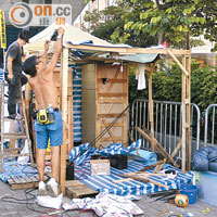政改否決後，有佔領人士開始自行清拆帳篷。