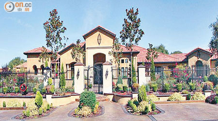 令完成以王誠之身份在美國加州購下豪宅。（資料圖片）