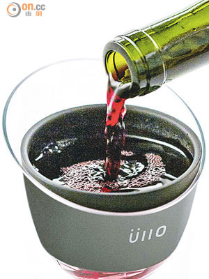 Ullo可為用家隔開酒中的亞硫酸鹽及其他沉澱物。