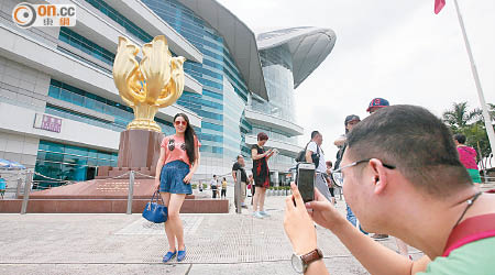 旅發局總幹事預料今年全年訪港旅客僅維持六千萬人次。（資料圖片）