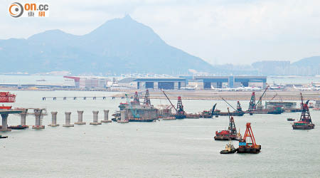 港珠澳大橋香港段竣工及通車時間仍未有確實時間表。（資料圖片）