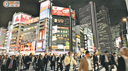 日圓貶值下，吸引大量遊客選擇日本而非香港。（資料圖片）