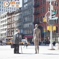 紐約<br>Event Horizon藝術裝置曾出現在美國紐約街頭。（相片由James Ewing拍攝）