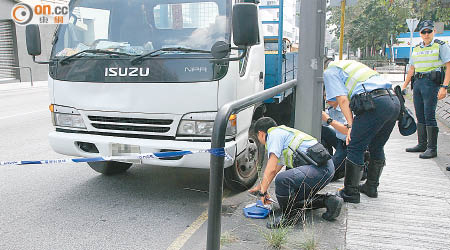 警員封鎖意外現場調查。（趙瑞麟攝）