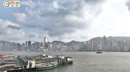 香港在全球營商環境排名中下跌兩位，僅排名第五。（蘇文傑攝）