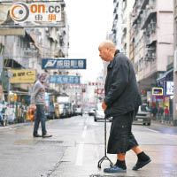本港人口老化問題日益嚴重，要求訂立退休保障之聲不斷增強。（資料圖片）