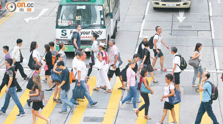 本港明年的實際加薪幅度在亞洲區排「尾三」。（資料圖片）