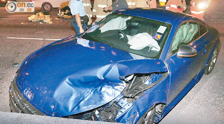 Audi左邊車頭嚴重損毀。（楊偉嶽攝）