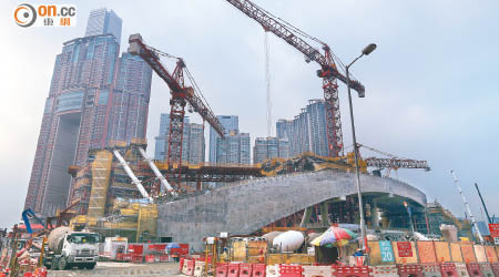 高鐵香港段工程屢爆超支、延誤，政府與港鐵終為工程開支封頂。（蘇文傑攝）