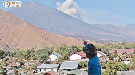 上月初印尼火山爆發，峇里島機場受火山灰影響而需關閉。