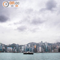 香港競爭力排名連續三年屈居上海，在全國僅排第二位，更被深圳追貼。（梁耀榮攝）