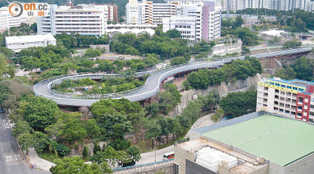 蒲崗村道公園佔地九點五公頃，內設環迴高架單車徑。