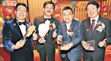 彭少衍（左起）、李柏成、李鋈發及吳錦青四位博愛副主席推銷懷舊美食。