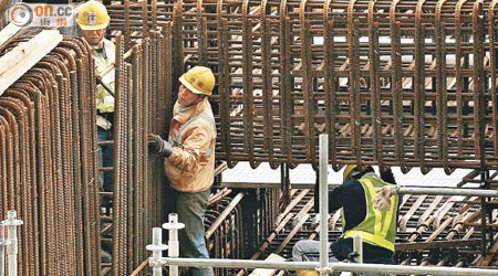 建造業工人恐面對開工不足，甚至停工。