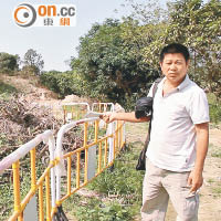 陳先生指約三千平方呎的農地被政府一再剷平，果樹化為腐朽，欲哭無淚。