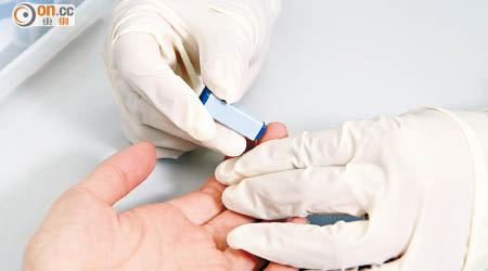 血液快速測試有助醫生辨別病人由細菌抑或病毒引致呼吸道疾病，對症下藥。（資料圖片）