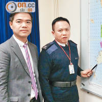 劉經倫（右）及陳天柱（左）指人蛇集團安排非華裔及越南人蛇經水路來港大幅上升。