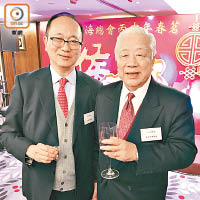 上海總會理事長王緒亮（左）及副理事長董偉（右）對慈善事業十分支持。