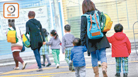 教育局建議下學年向有經濟需要的家庭提供一次過的幼稚園學生就學開支津貼。