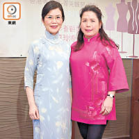 長衫薈顧問李惠玲（左）講解有關長衫的知識，右為常務副主席丘璟珊。