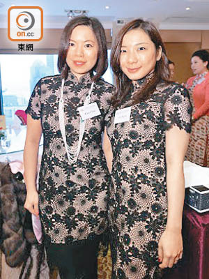 金紫荊女企業家協會長衫講座<BR>金紫荊女企業家協會執委蔡淑娣（左）及副主席顏麗儀（右）一同穿上蔡毅明設計的長衫。