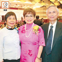 林華琴（中）接任台灣同鄉會會長，林俊杰（右）及太太林李琴（左）戥佢開心。