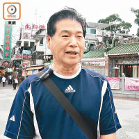 劉先生稱，白腊村無法接收手提電話信號，居民難以即時報警舉報人蛇。