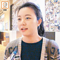 梁小姐：「唔係罰幾多錢嘅問題，港鐵點樣監管同執法先係重點，要向市民講解附例內容。」（袁志豪攝）