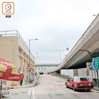 越南漢沿糖水道行車天橋逃跑至東區走廊。