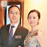 保良局總理林承毅（左）及太太悉心打扮出席聯歡晚宴。