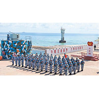 中國駐永暑礁軍隊早前進行演練。（互聯網圖片）